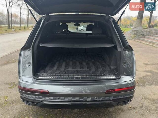 Серый Ауди Ку 7, объемом двигателя 3 л и пробегом 112 тыс. км за 65000 $, фото 31 на Automoto.ua