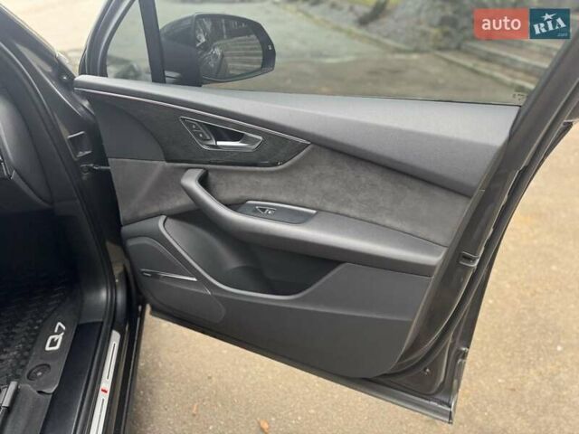 Серый Ауди Ку 7, объемом двигателя 3 л и пробегом 112 тыс. км за 65000 $, фото 29 на Automoto.ua