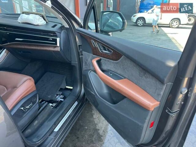 Сірий Ауді Ку 7, об'ємом двигуна 3 л та пробігом 106 тис. км за 38500 $, фото 17 на Automoto.ua