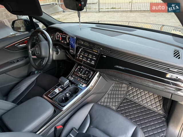 Сірий Ауді Ку 7, об'ємом двигуна 1.98 л та пробігом 75 тис. км за 51000 $, фото 9 на Automoto.ua