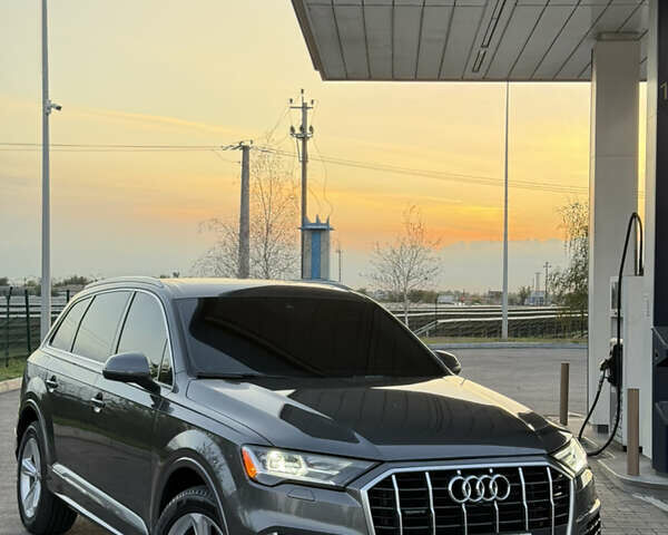 Сірий Ауді Ку 7, об'ємом двигуна 2 л та пробігом 98 тис. км за 39900 $, фото 2 на Automoto.ua