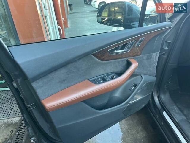 Сірий Ауді Ку 7, об'ємом двигуна 3 л та пробігом 106 тис. км за 38500 $, фото 6 на Automoto.ua