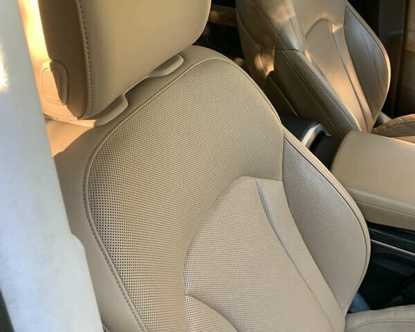 Серый Ауди Ку 7, объемом двигателя 3 л и пробегом 115 тыс. км за 57500 $, фото 47 на Automoto.ua