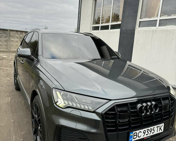 Серый Ауди Ку 7, объемом двигателя 3 л и пробегом 56 тыс. км за 61000 $, фото 1 на Automoto.ua