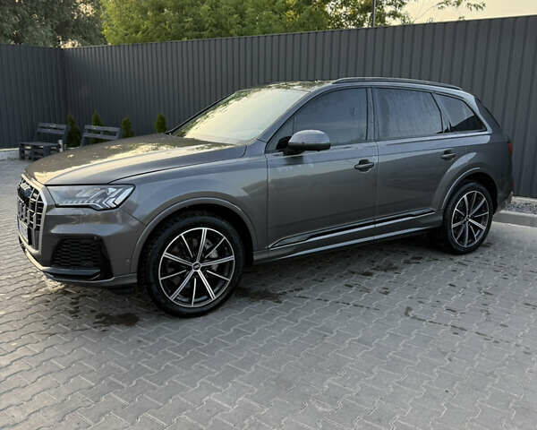 Серый Ауди Ку 7, объемом двигателя 3 л и пробегом 55 тыс. км за 52000 $, фото 2 на Automoto.ua