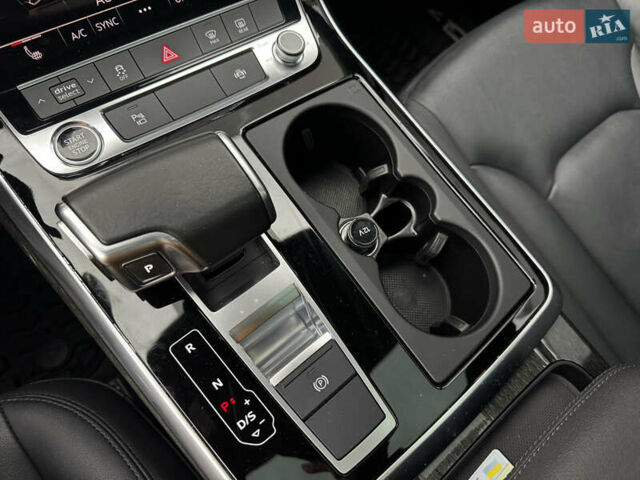 Серый Ауди Ку 7, объемом двигателя 2 л и пробегом 53 тыс. км за 46500 $, фото 39 на Automoto.ua