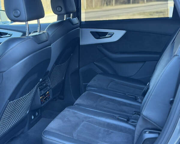 Сірий Ауді Ку 7, об'ємом двигуна 2.97 л та пробігом 135 тис. км за 67500 $, фото 41 на Automoto.ua