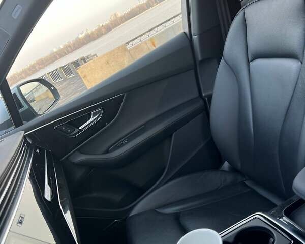 Серый Ауди Ку 7, объемом двигателя 3 л и пробегом 60 тыс. км за 49000 $, фото 37 на Automoto.ua