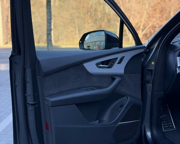 Сірий Ауді Ку 7, об'ємом двигуна 2.97 л та пробігом 135 тис. км за 67500 $, фото 23 на Automoto.ua