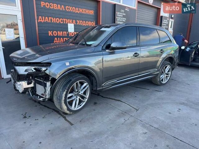 Серый Ауди Ку 7, объемом двигателя 3 л и пробегом 93 тыс. км за 37000 $, фото 4 на Automoto.ua
