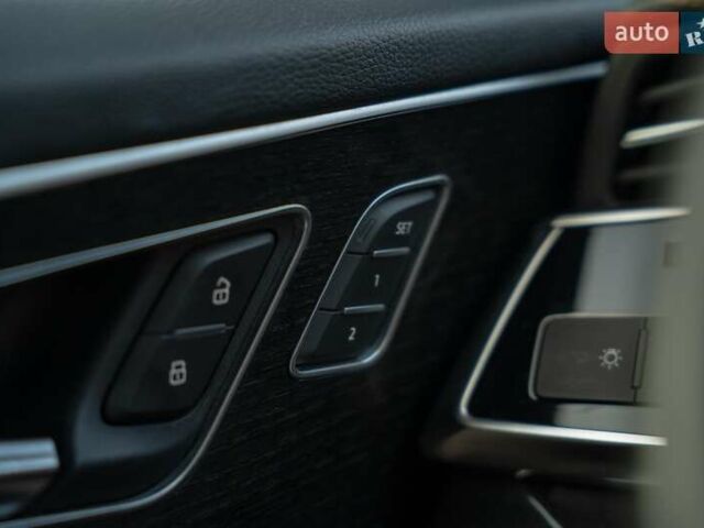 Сірий Ауді Ку 7, об'ємом двигуна 3 л та пробігом 15 тис. км за 47900 $, фото 27 на Automoto.ua