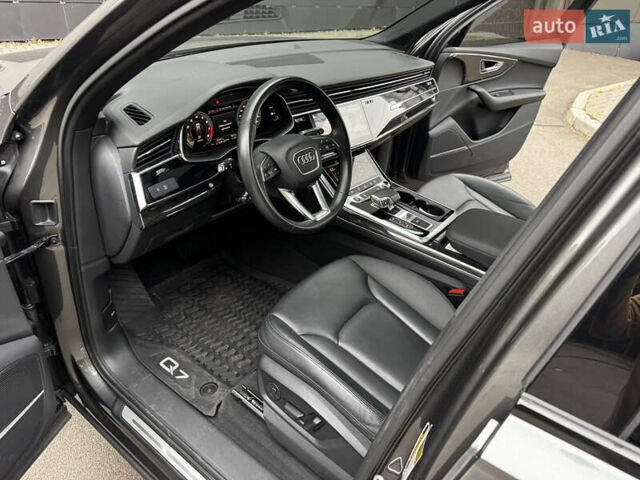 Сірий Ауді Ку 7, об'ємом двигуна 2 л та пробігом 53 тис. км за 46900 $, фото 15 на Automoto.ua