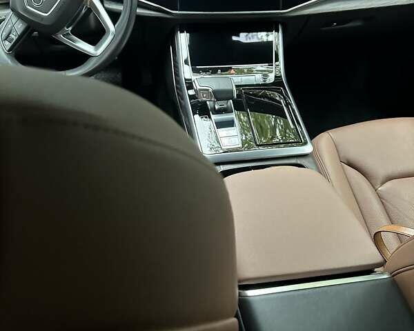 Серый Ауди Ку 7, объемом двигателя 2.97 л и пробегом 31 тыс. км за 76500 $, фото 18 на Automoto.ua