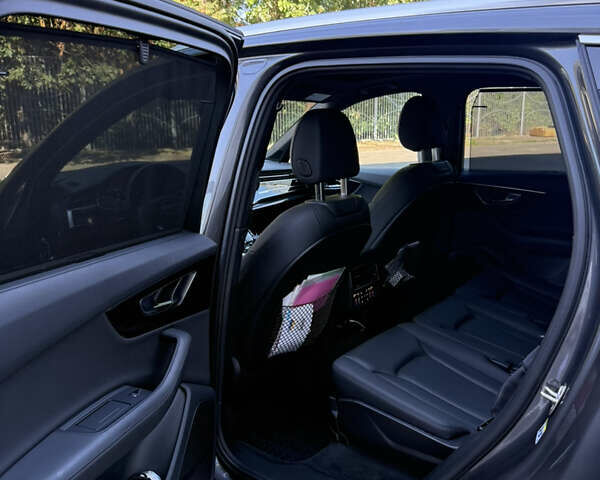 Сірий Ауді Ку 7, об'ємом двигуна 3 л та пробігом 47 тис. км за 56500 $, фото 15 на Automoto.ua