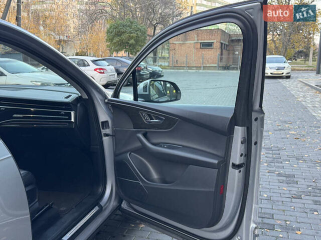 Серый Ауди Ку 7, объемом двигателя 3 л и пробегом 118 тыс. км за 55000 $, фото 63 на Automoto.ua