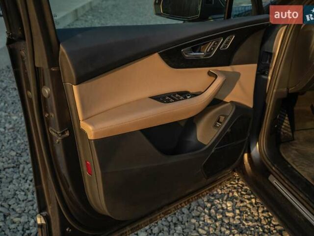 Сірий Ауді Ку 7, об'ємом двигуна 3 л та пробігом 15 тис. км за 47900 $, фото 54 на Automoto.ua