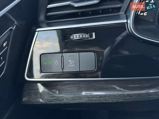 Серый Ауди Ку 7, объемом двигателя 3 л и пробегом 118 тыс. км за 55000 $, фото 28 на Automoto.ua