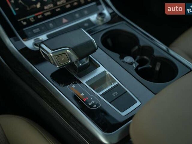 Сірий Ауді Ку 7, об'ємом двигуна 3 л та пробігом 15 тис. км за 47900 $, фото 43 на Automoto.ua