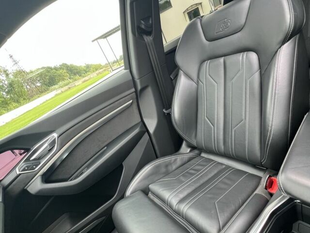 Ауди Ку 7 2021 в Луцке на Automoto.ua Серый Ауди Ку 7, объемом двигателя 0 л и пробегом 125 тыс. км за 34999 $, фото 13 на Automoto.ua