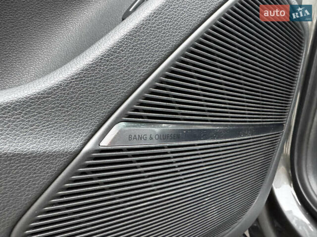 Сірий Ауді Ку 7, об'ємом двигуна 2 л та пробігом 53 тис. км за 46900 $, фото 33 на Automoto.ua