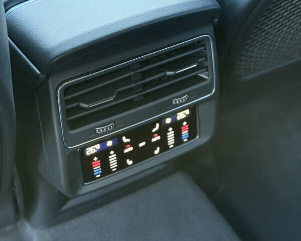 Сірий Ауді Ку 7, об'ємом двигуна 2.97 л та пробігом 135 тис. км за 67500 $, фото 44 на Automoto.ua