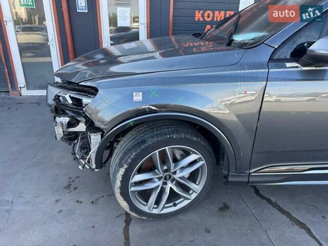 Серый Ауди Ку 7, объемом двигателя 3 л и пробегом 93 тыс. км за 37000 $, фото 3 на Automoto.ua