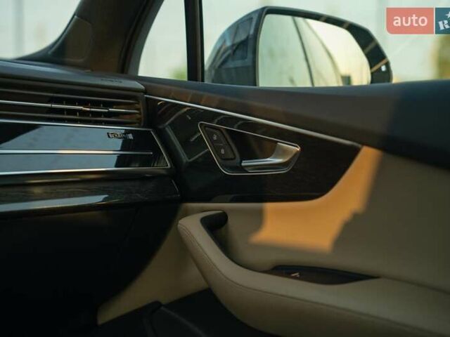 Сірий Ауді Ку 7, об'ємом двигуна 3 л та пробігом 15 тис. км за 47900 $, фото 47 на Automoto.ua