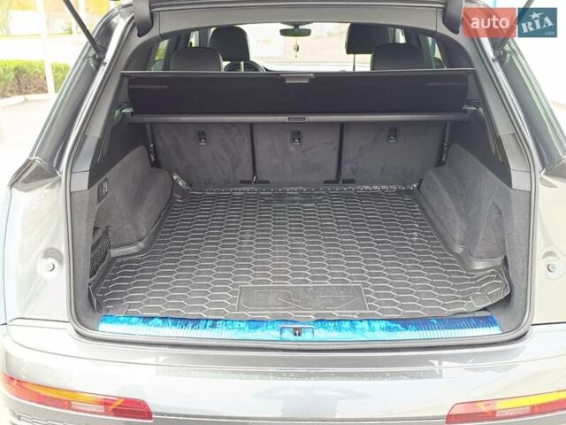 Ауді Ку 7 2021 у Кременчуге на Automoto.ua Сірий Ауді Ку 7, об'ємом двигуна 2.97 л та пробігом 165 тис. км за 62000 $, фото 25 на Automoto.ua