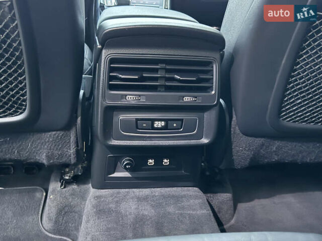 Серый Ауди Ку 7, объемом двигателя 3 л и пробегом 118 тыс. км за 55000 $, фото 47 на Automoto.ua