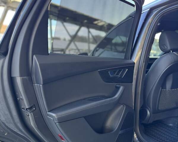 Сірий Ауді Ку 7, об'ємом двигуна 3 л та пробігом 95 тис. км за 57000 $, фото 26 на Automoto.ua