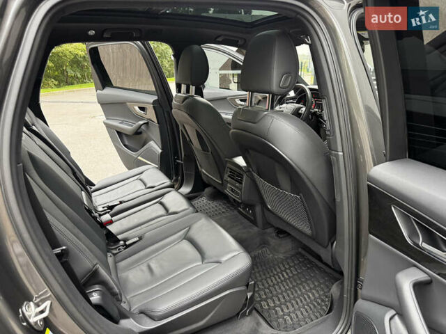 Сірий Ауді Ку 7, об'ємом двигуна 2 л та пробігом 53 тис. км за 46900 $, фото 23 на Automoto.ua