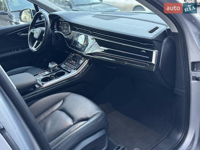 Серый Ауди Ку 7, объемом двигателя 3 л и пробегом 118 тыс. км за 55000 $, фото 69 на Automoto.ua