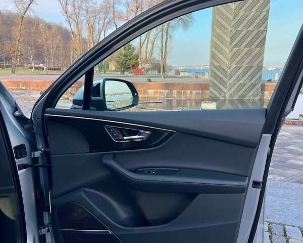 Серый Ауди Ку 7, объемом двигателя 3 л и пробегом 60 тыс. км за 49000 $, фото 59 на Automoto.ua