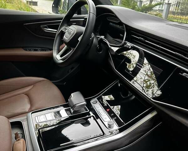 Серый Ауди Ку 7, объемом двигателя 2.97 л и пробегом 31 тыс. км за 76500 $, фото 1 на Automoto.ua