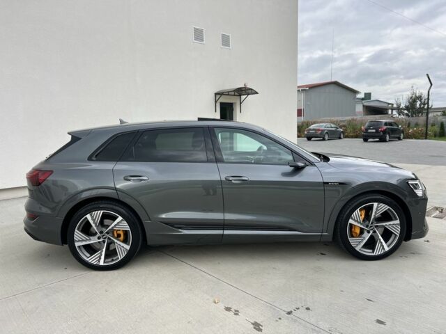 Ауди Ку 7 2021 в Луцке на Automoto.ua Серый Ауди Ку 7, объемом двигателя 0 л и пробегом 125 тыс. км за 34999 $, фото 4 на Automoto.ua