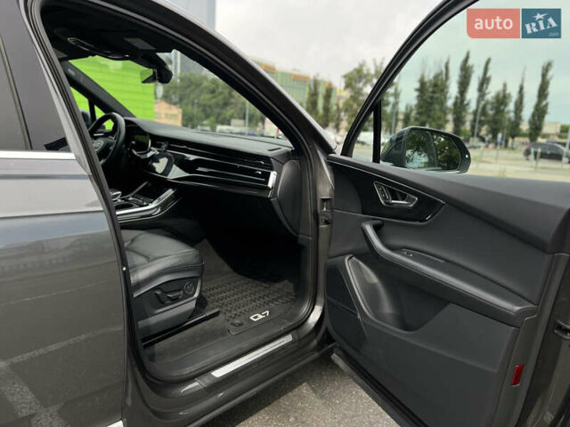 Сірий Ауді Ку 7, об'ємом двигуна 3 л та пробігом 55 тис. км за 54999 $, фото 33 на Automoto.ua