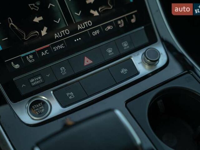 Сірий Ауді Ку 7, об'ємом двигуна 3 л та пробігом 15 тис. км за 47900 $, фото 42 на Automoto.ua