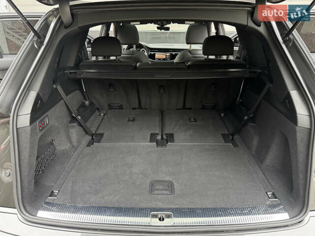 Сірий Ауді Ку 7, об'ємом двигуна 2 л та пробігом 53 тис. км за 46900 $, фото 20 на Automoto.ua