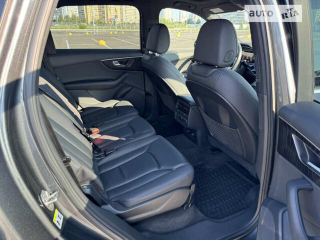 Серый Ауди Ку 7, объемом двигателя 3 л и пробегом 70 тыс. км за 49500 $, фото 5 на Automoto.ua