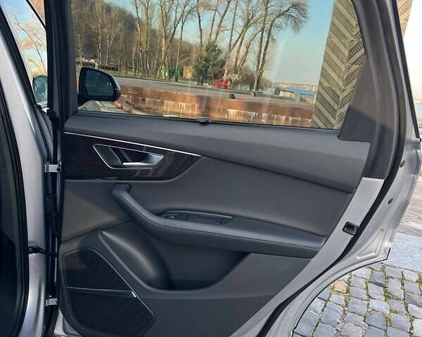 Серый Ауди Ку 7, объемом двигателя 3 л и пробегом 60 тыс. км за 49000 $, фото 64 на Automoto.ua