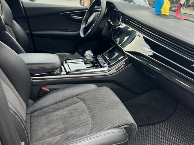 Сірий Ауді Ку 7, об'ємом двигуна 3 л та пробігом 70 тис. км за 72000 $, фото 6 на Automoto.ua