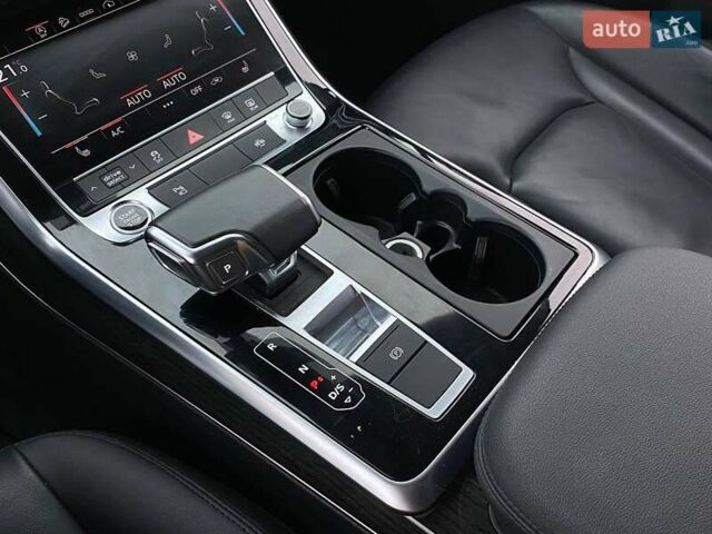 Сірий Ауді Ку 7, об'ємом двигуна 1.98 л та пробігом 54 тис. км за 39500 $, фото 18 на Automoto.ua
