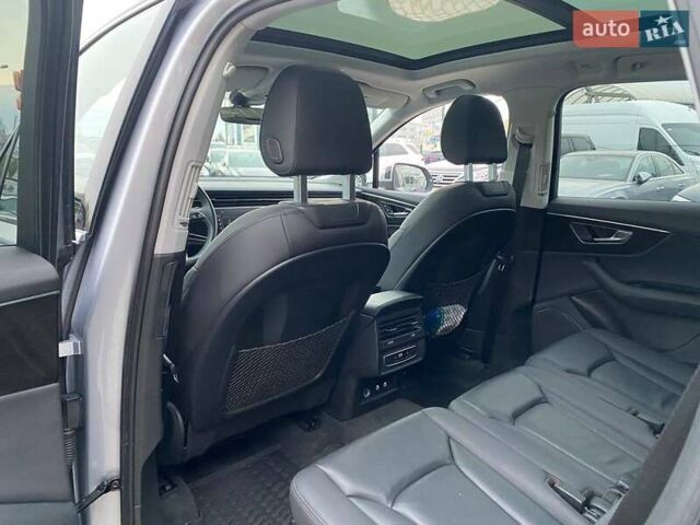 Сірий Ауді Ку 7, об'ємом двигуна 1.98 л та пробігом 54 тис. км за 39500 $, фото 22 на Automoto.ua