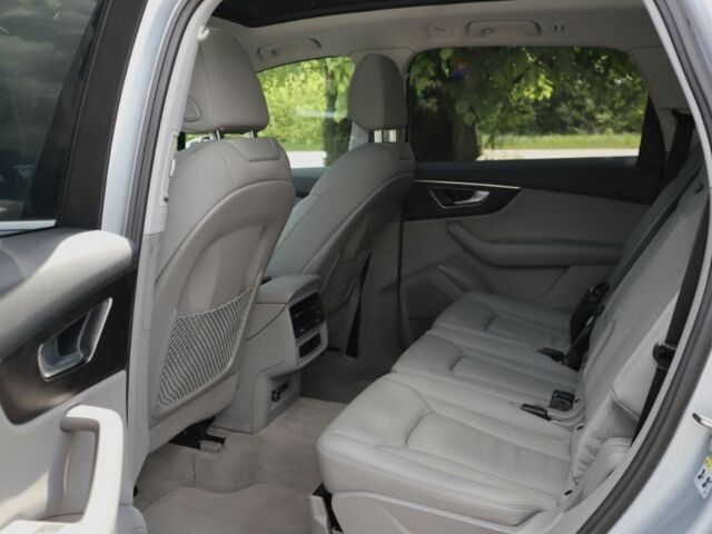 Серый Ауди Ку 7, объемом двигателя 3 л и пробегом 30 тыс. км за 60000 $, фото 3 на Automoto.ua