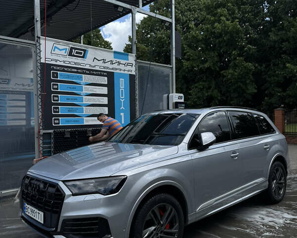Серый Ауди Ку 7, объемом двигателя 3 л и пробегом 56 тыс. км за 60000 $, фото 3 на Automoto.ua