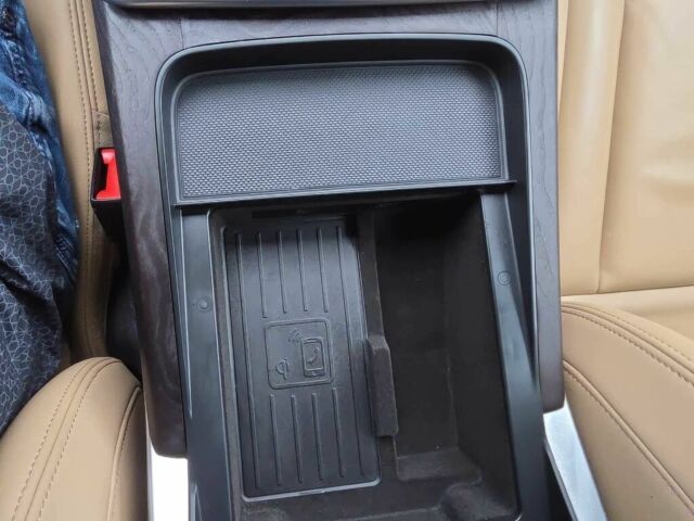 Сірий Ауді Ку 7, об'ємом двигуна 2 л та пробігом 26 тис. км за 33000 $, фото 16 на Automoto.ua