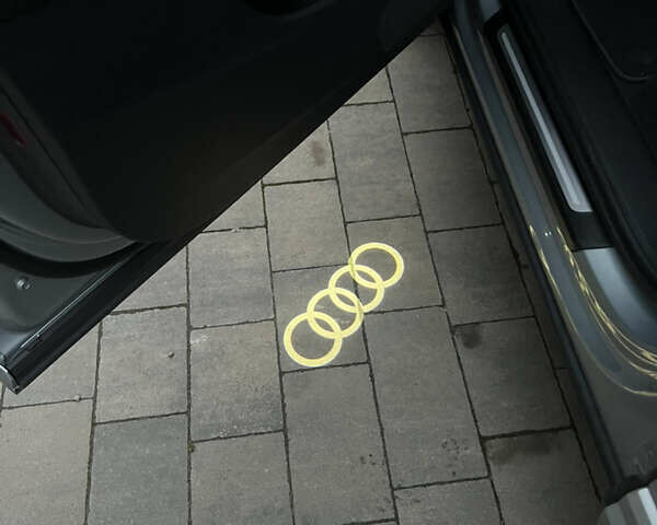 Серый Ауди Ку 7, объемом двигателя 1.98 л и пробегом 38 тыс. км за 50999 $, фото 2 на Automoto.ua