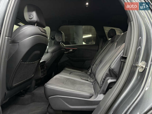 Серый Ауди Ку 7, объемом двигателя 2.97 л и пробегом 32 тыс. км за 81500 $, фото 24 на Automoto.ua