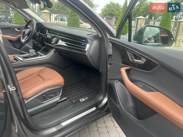 Серый Ауди Ку 7, объемом двигателя 3 л и пробегом 8 тыс. км за 62700 $, фото 24 на Automoto.ua