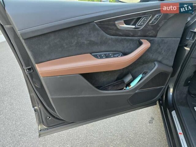 Ауди Ку 7 2023 в Виннице на Automoto.ua Серый Ауди Ку 7, объемом двигателя 2.97 л и пробегом 49 тыс. км за 99700 $, фото 17 на Automoto.ua